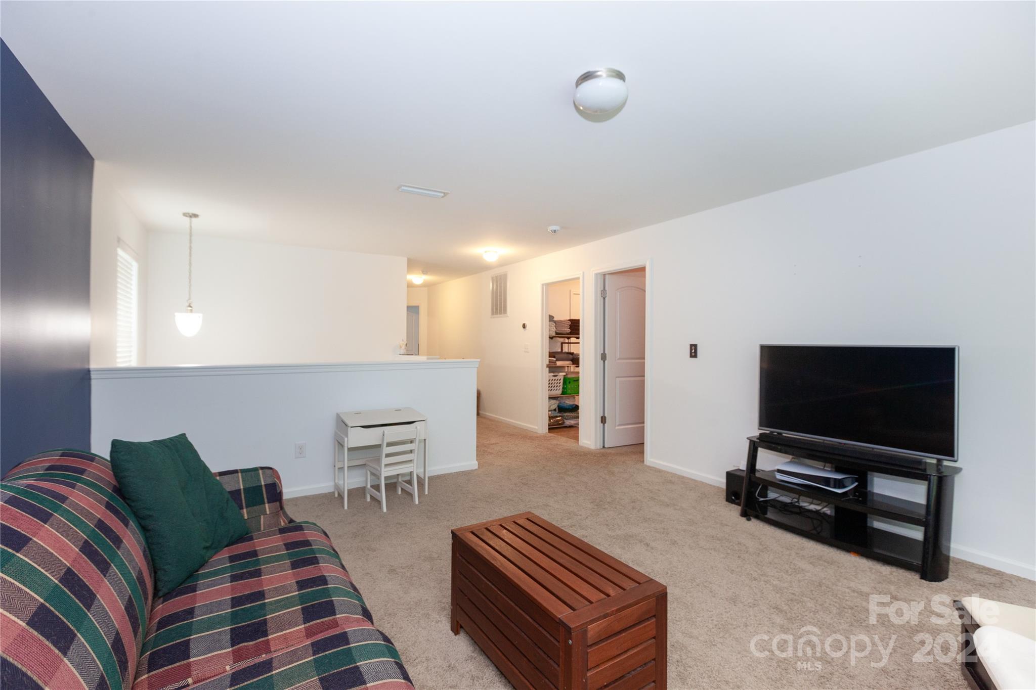 Ellis Pond - Residential