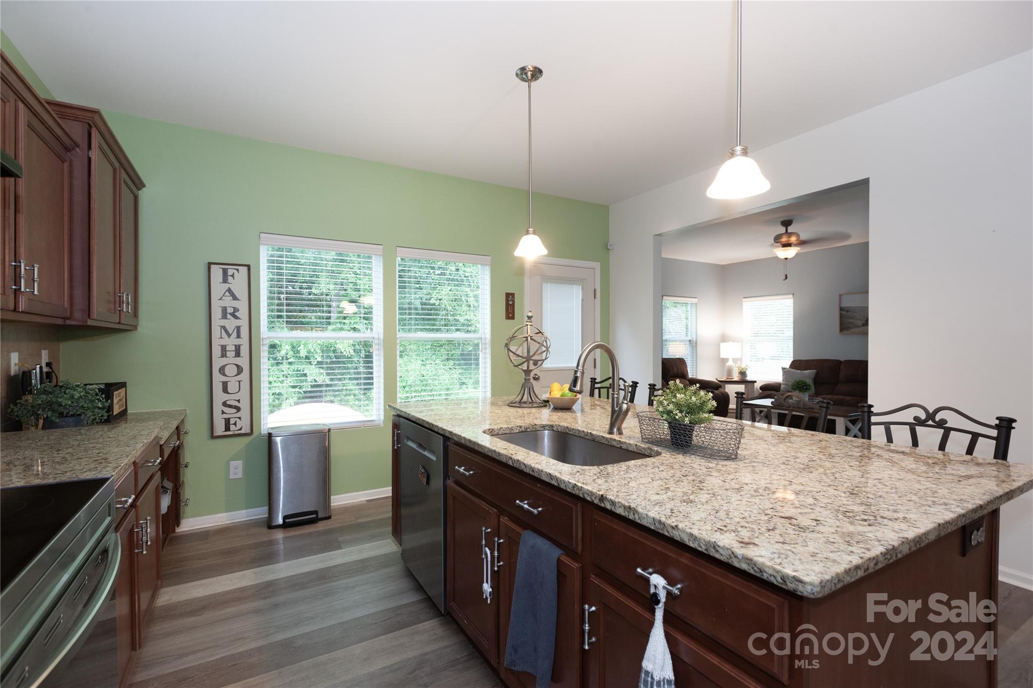 Ellis Pond - Residential