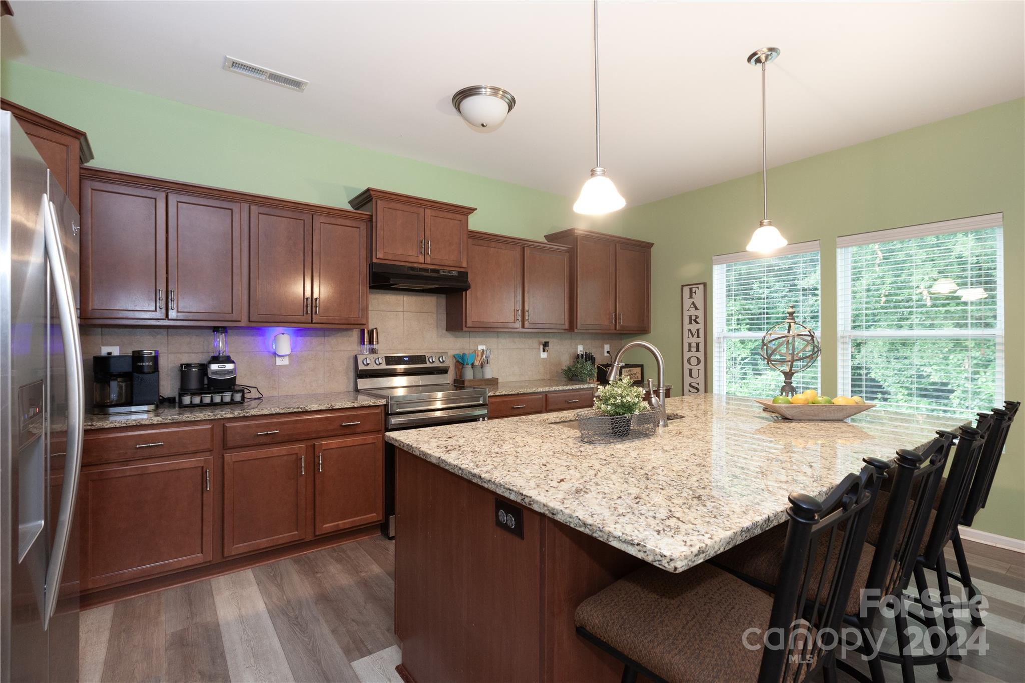 Ellis Pond - Residential