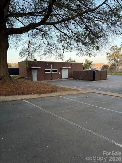 Photo of 2305 W Morehead Street, Charlotte, NC 28208 (MLS # 4365260)