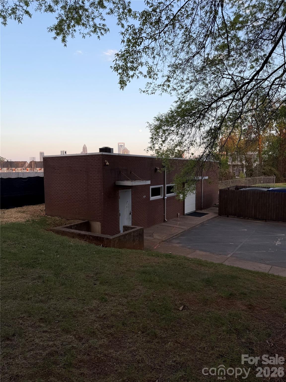 2305 W Morehead Street