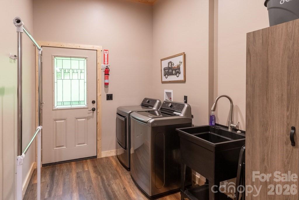 Honey Locust Estates - Residential