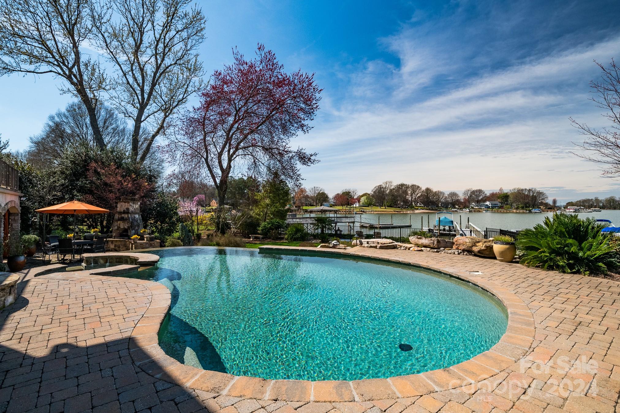 Island Forest - Residential