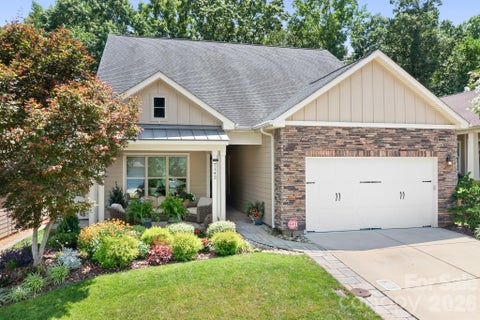 Photo of 7142 Hanging Rock Court, Denver, NC 28037 (MLS # 4403177)