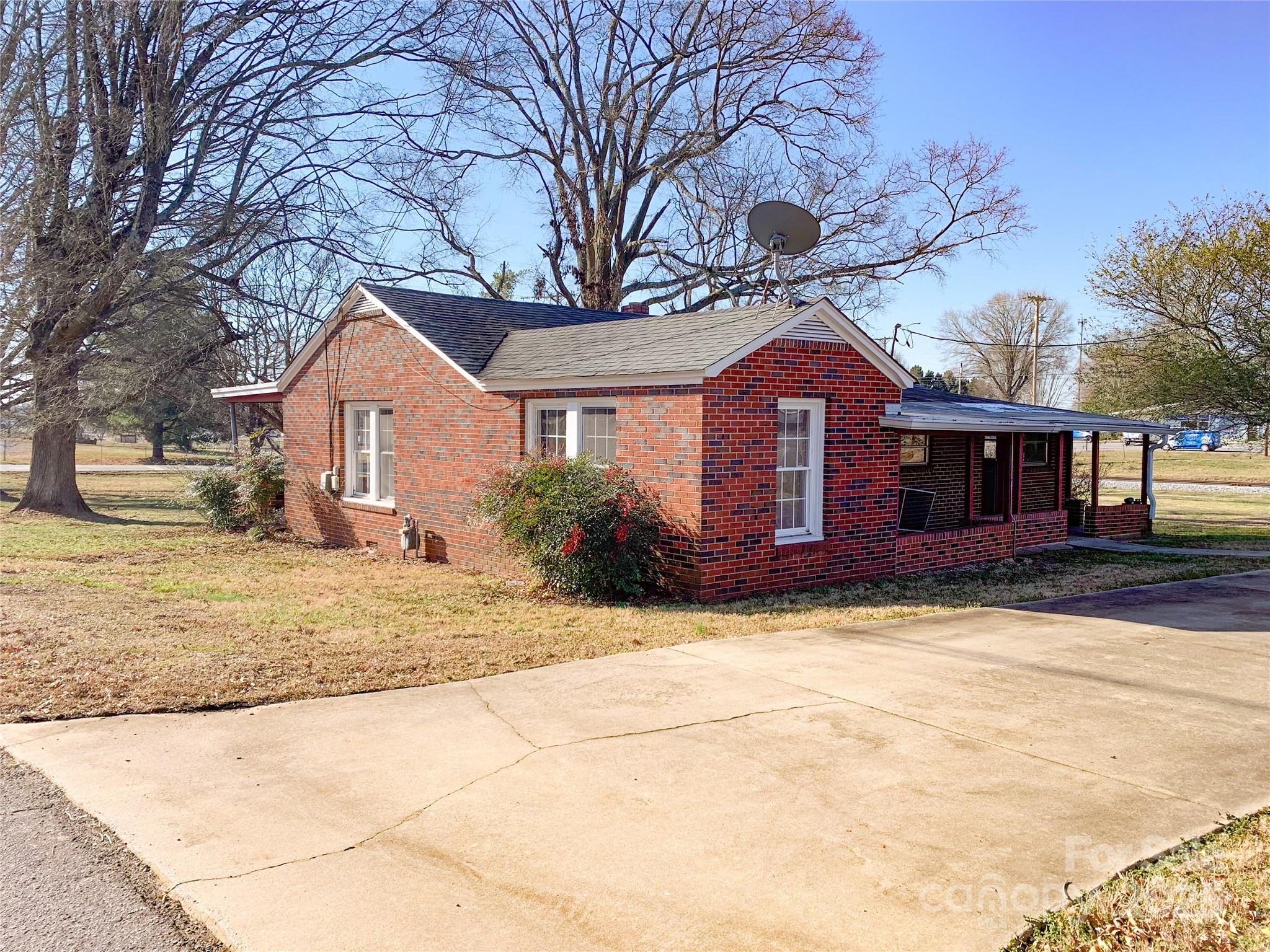176 Travis Loop
