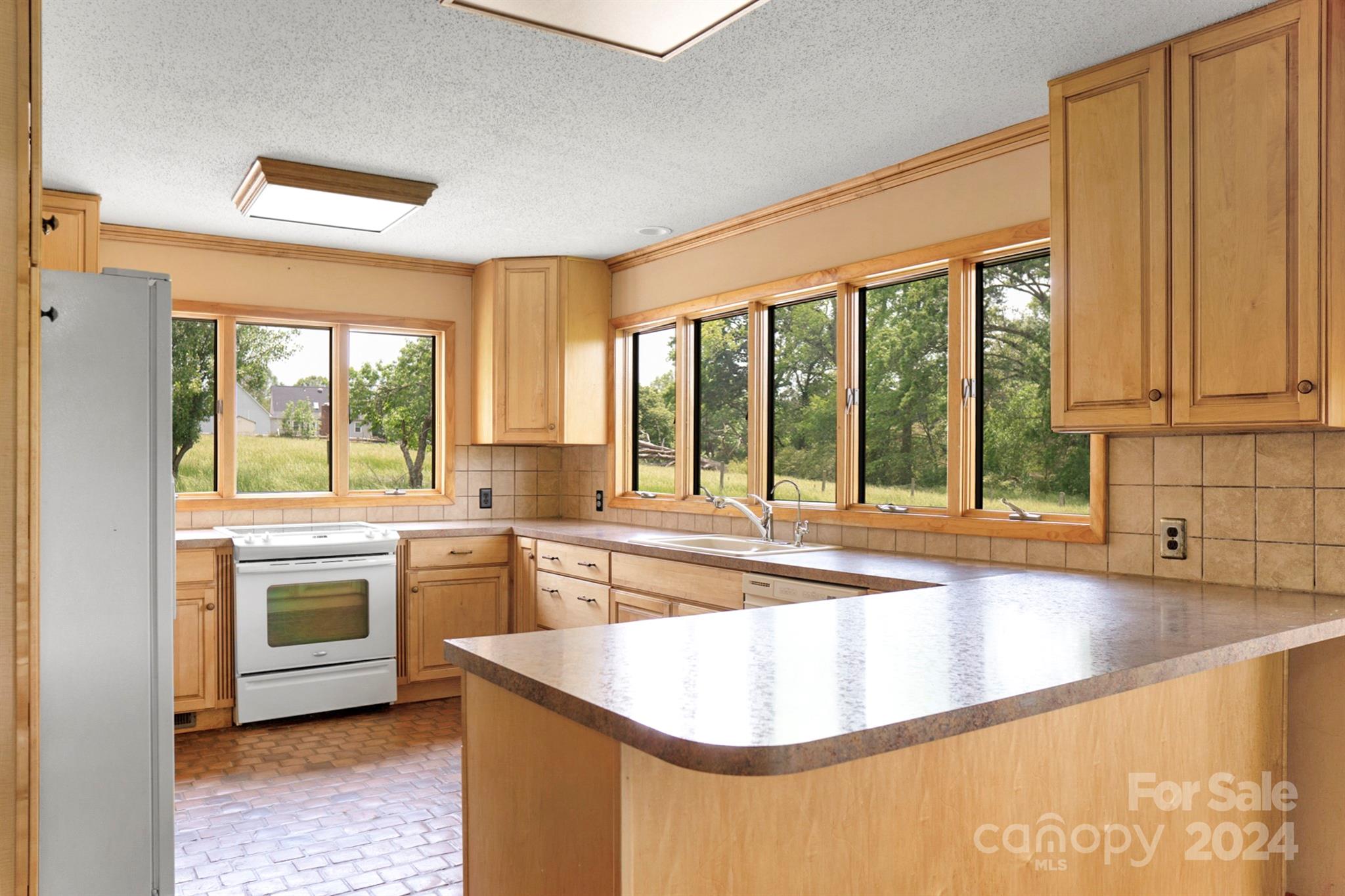 Eastview Oaks - Residential