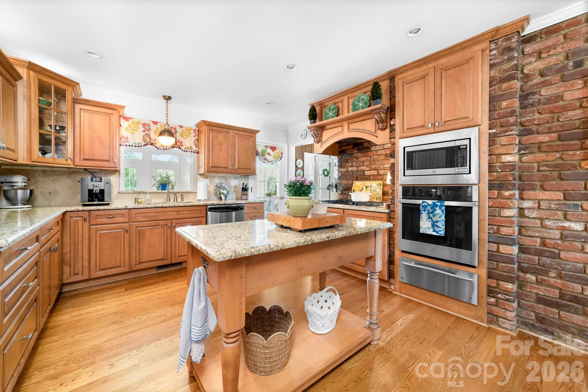 3115 Oakmont Road