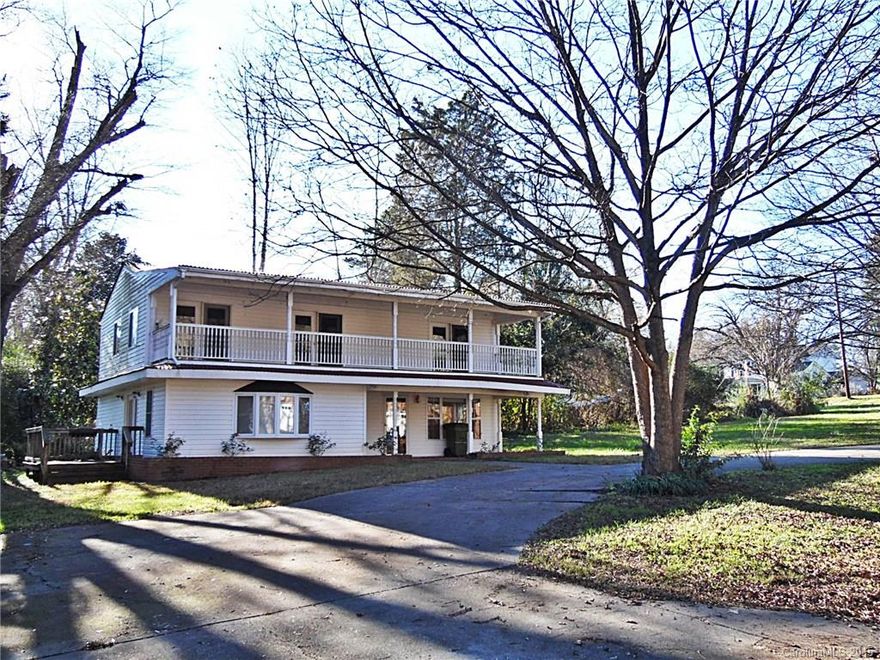 Close to charming downtown Fort Mill & located in award-winning school district, this 3 BR, 2.5 BA home is everything you have been searching for! Many updates, including ceramic tile & newer fixtures.? Large family room that opens up to dining,  kitchen w/adjoining flex room perfect for office, all bedrooms have access to expansive second-story porch, vaulted master & more. Quiet corner lot w/over 1/3 acre. Enjoy shopping, dining, walking trails, the greenway & interstate access within minutes!