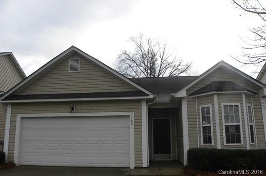 Wonderful ranch home with new carpet, paint & appliances. Close access to I77 & award winning Fort Mill schools!