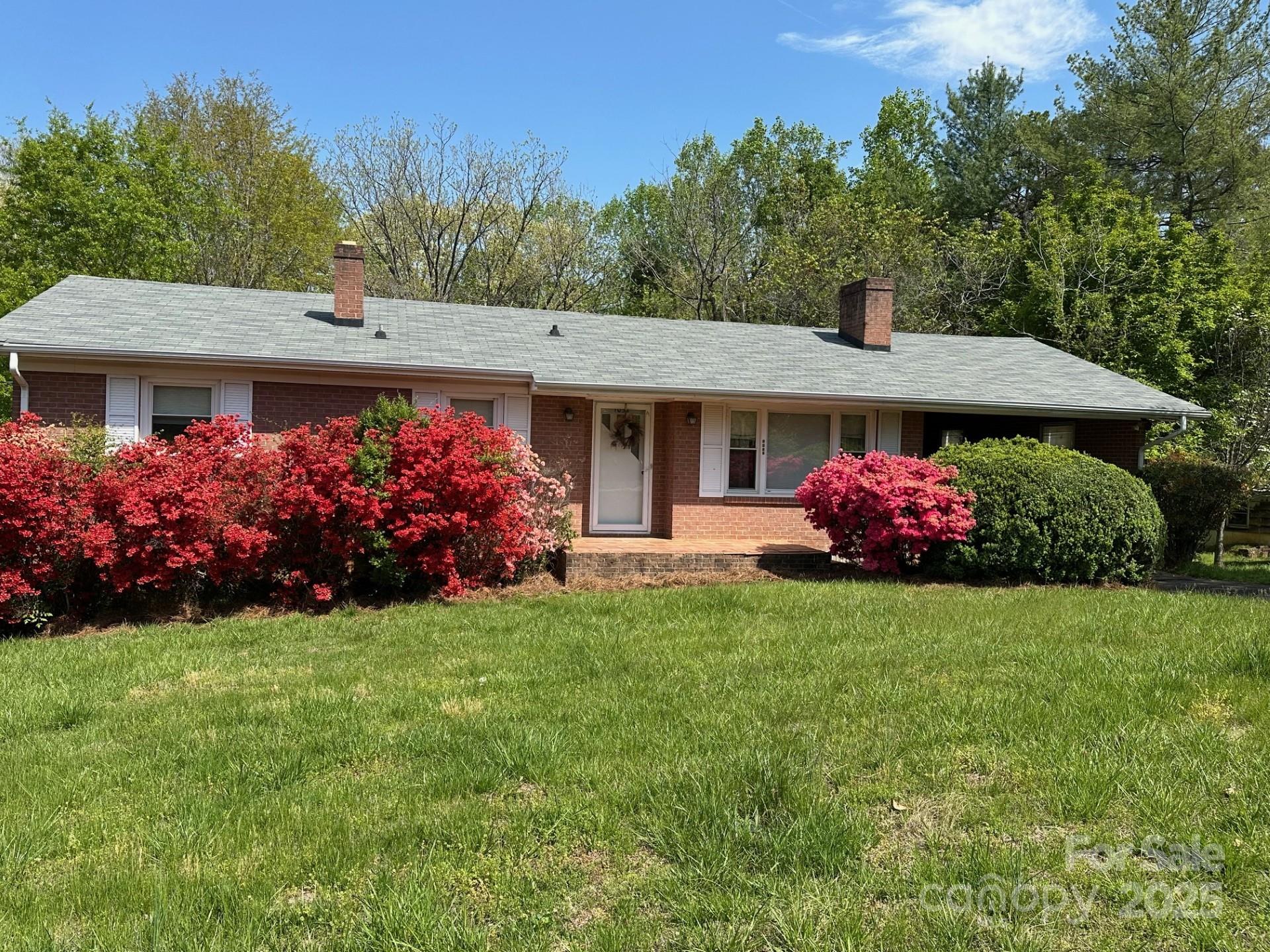 Valdese, North Carolina 28690, United States, 2 Bedrooms Bedrooms, ,1 BathroomBathrooms,Residential,Under Contract,85638