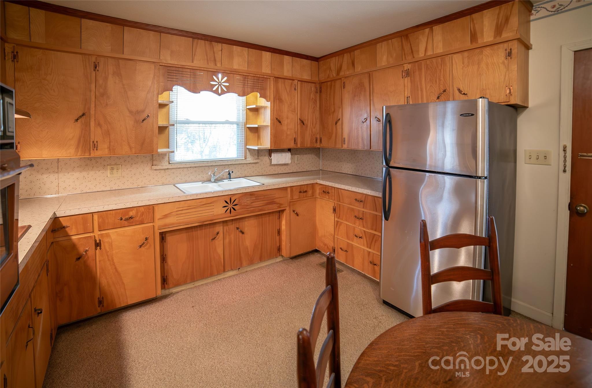 Valdese, North Carolina 28690, United States, 2 Bedrooms Bedrooms, ,1 BathroomBathrooms,Residential,Under Contract,85638