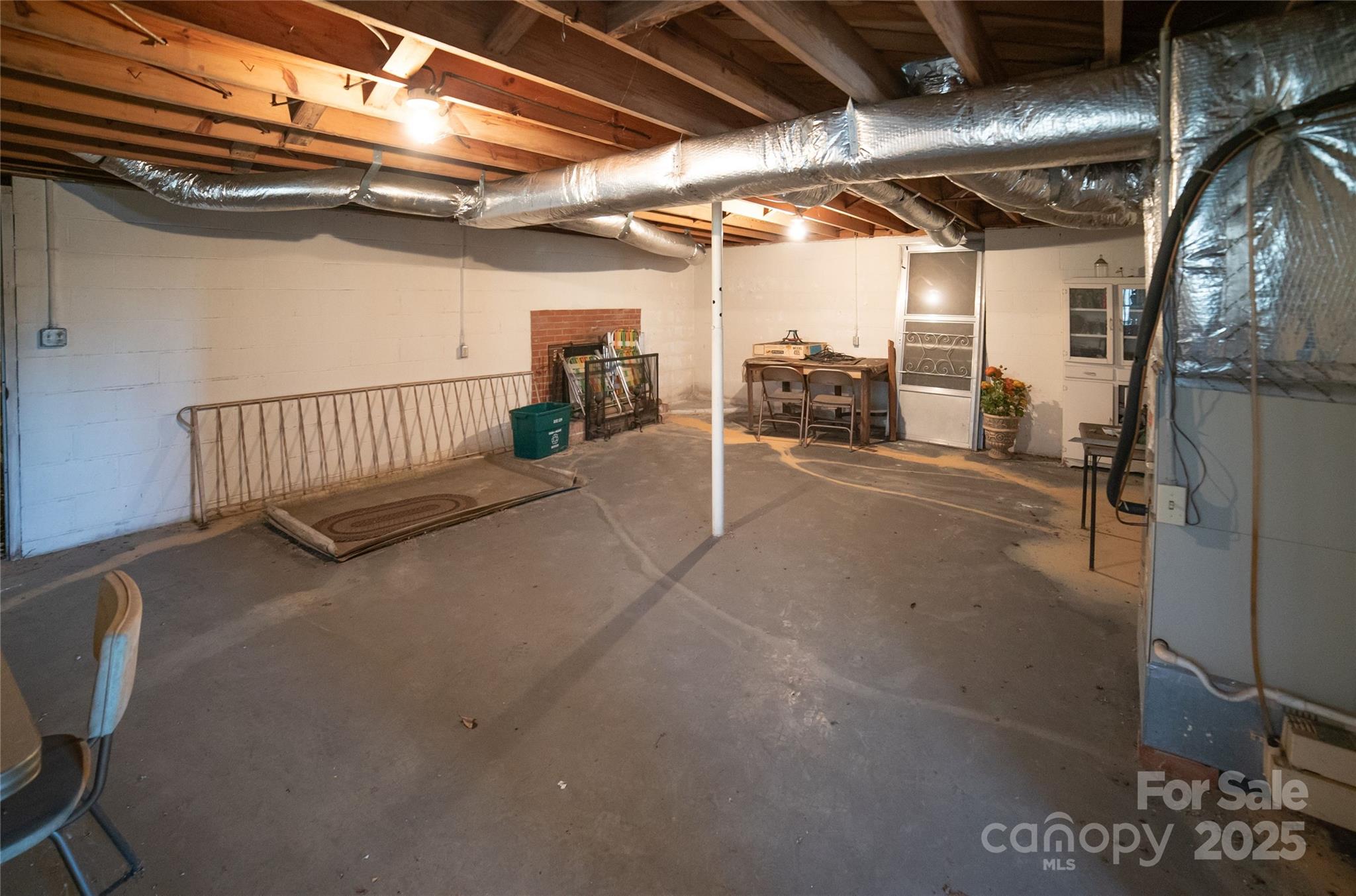 Valdese, North Carolina 28690, United States, 2 Bedrooms Bedrooms, ,1 BathroomBathrooms,Residential,Under Contract,85638