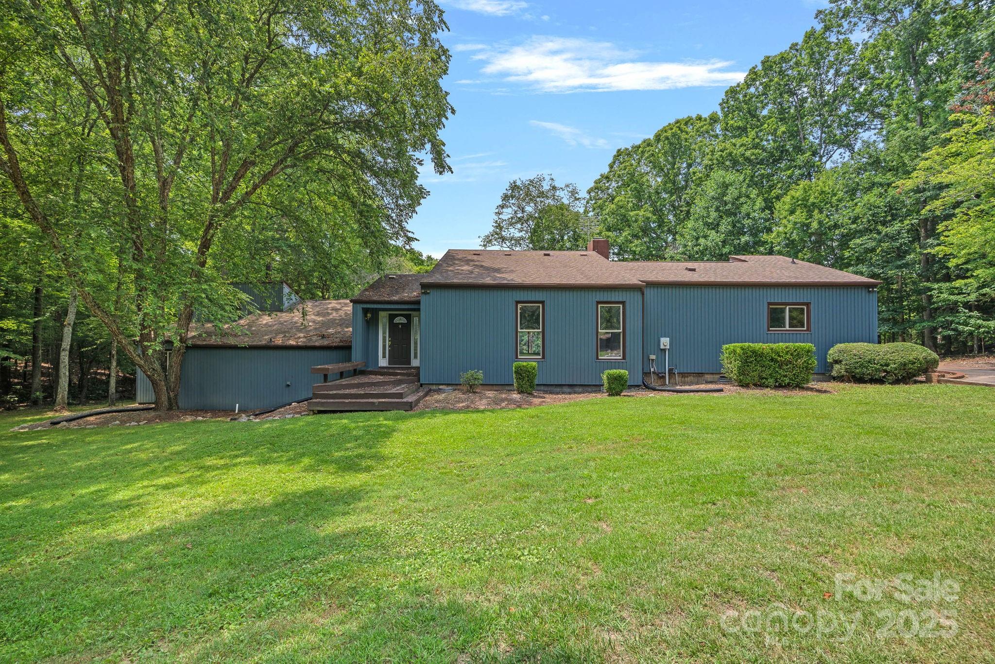 640 Lochaven Road