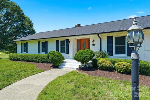 Photo of 1335 Stoneyridge Drive, Charlotte, NC 28214 (MLS # 4407877)