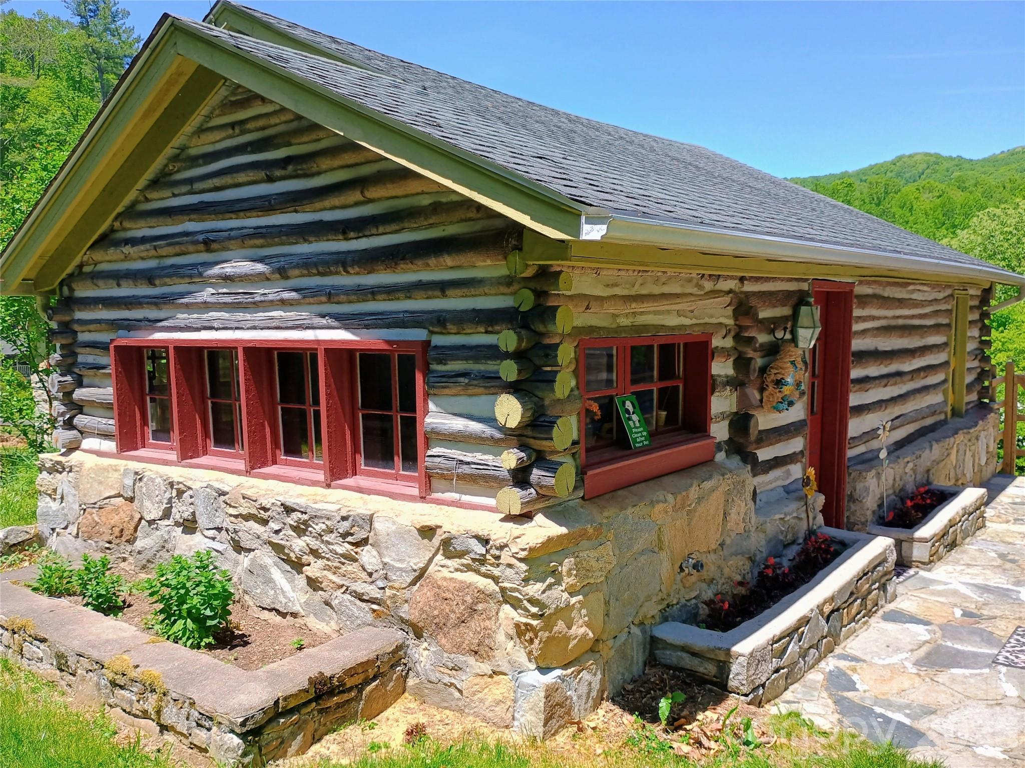 72 Chestnut Hill Road