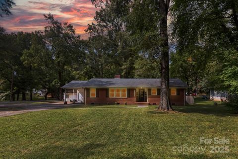 5301 Princess Street Charlotte NC 28269