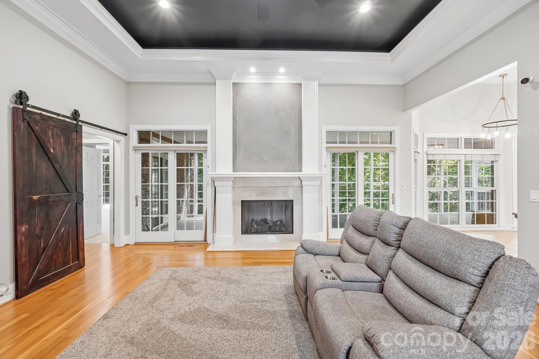 5505 Hickory Leaf Court