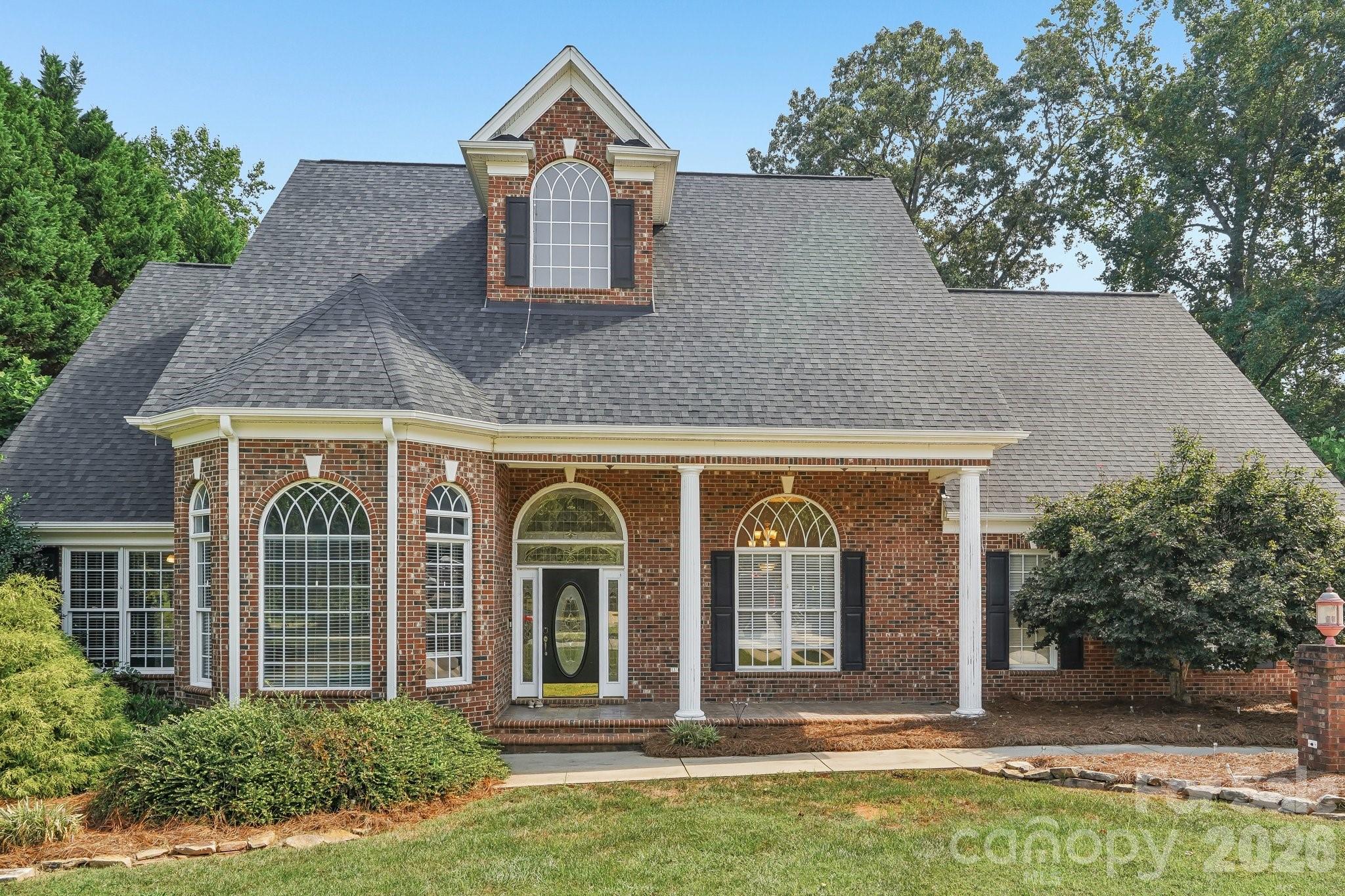 5505 Hickory Leaf Court