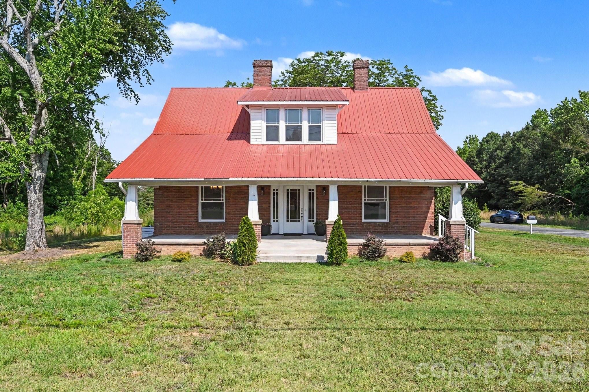 1675 N Main Street