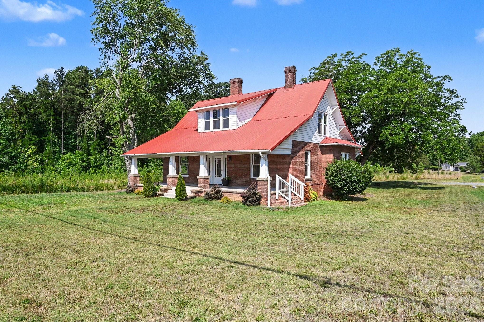 1675 N Main Street