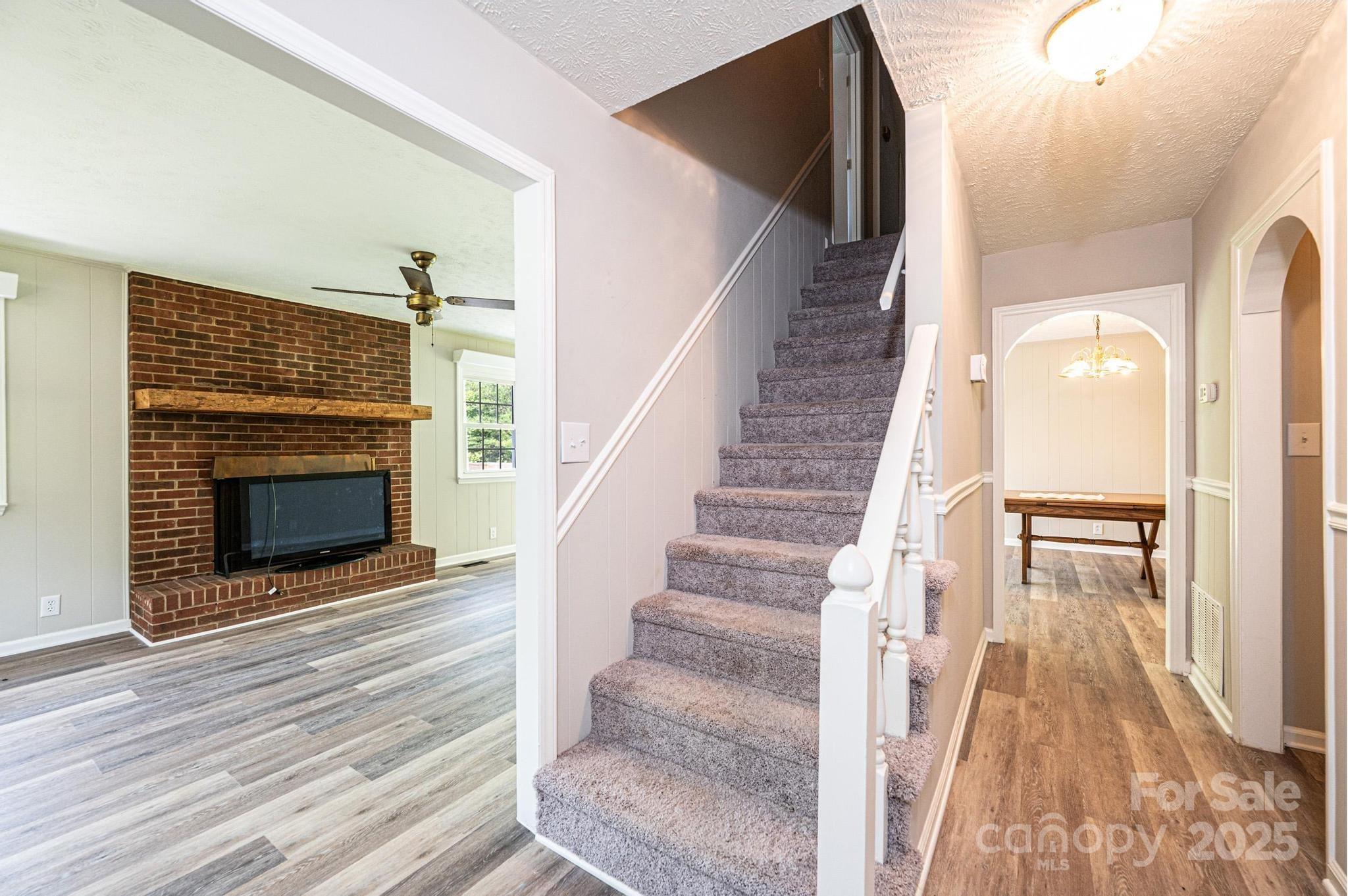 5595 Cloverfield Place