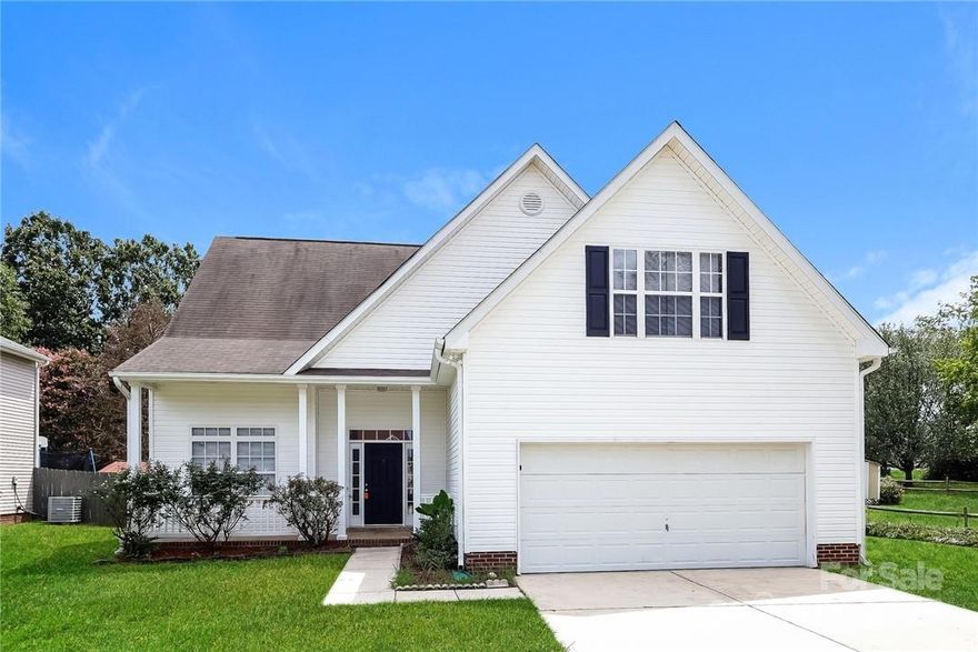 If you are looking for an awesome home in a quiet, established Rock Hill community, check out this property! a bright open foyer that sets the tone for the home’s spacious feel. Vaulted ceilings in the main living area enhance the sense of openness, while ceiling fans and laminate flooring add comfort and functionality throughout.
The main living spaces are perfect for everyday living and entertaining, with an easy flow from room to room. Upstairs, the generous owner’s suite features a walk-in closet and a large en-suite bath with a separate tub and shower. Two additional bedrooms and a full bath complete the upper level. Located in a peaceful cul-de-sac within a welcoming community, this home offers a blend of privacy and convenience. You're just minutes from downtown Rock Hill, local schools, shopping, dining, and quick access to I-77 for easy commuting to Charlotte and surrounding areas.