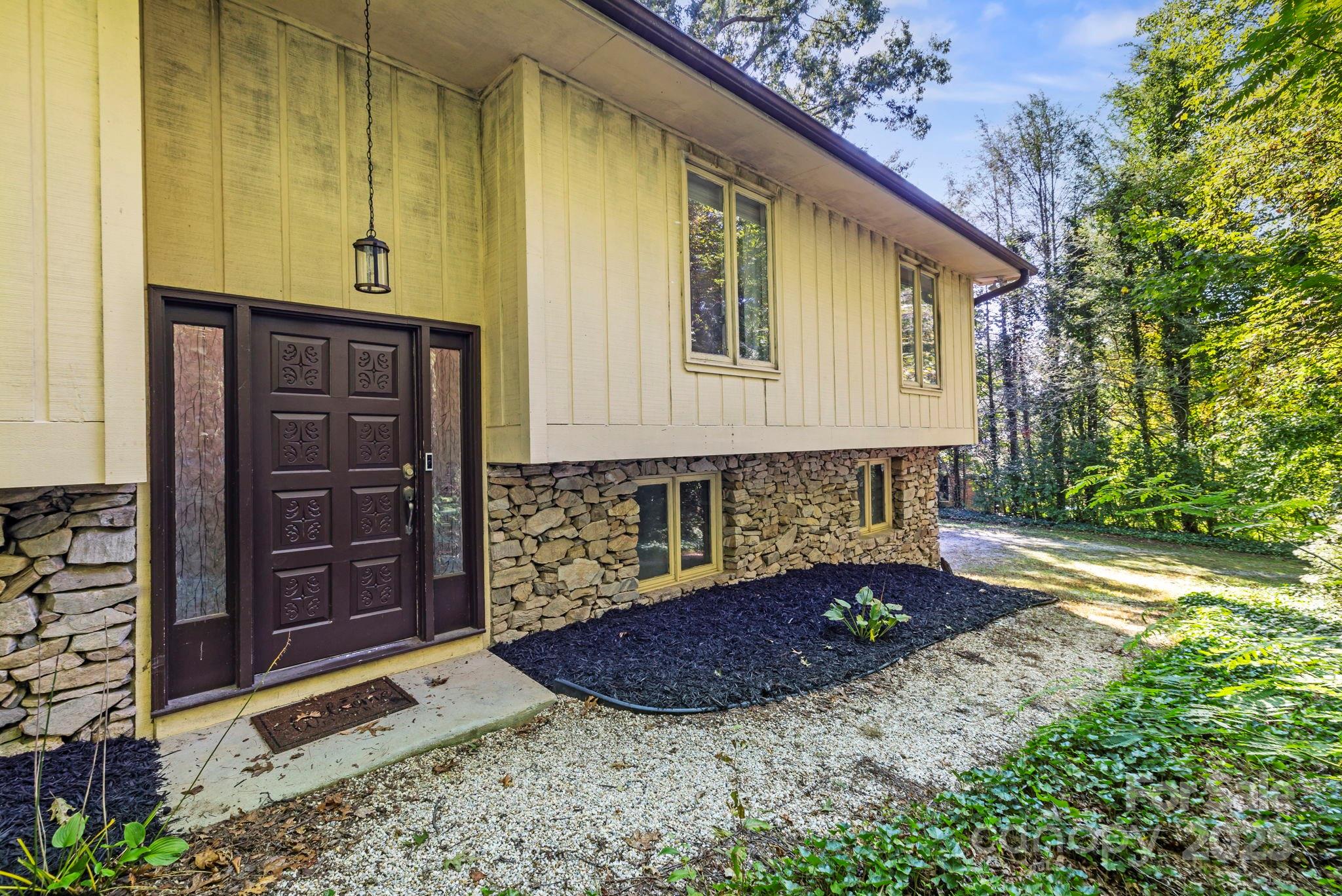 100 Greenbriar Avenue