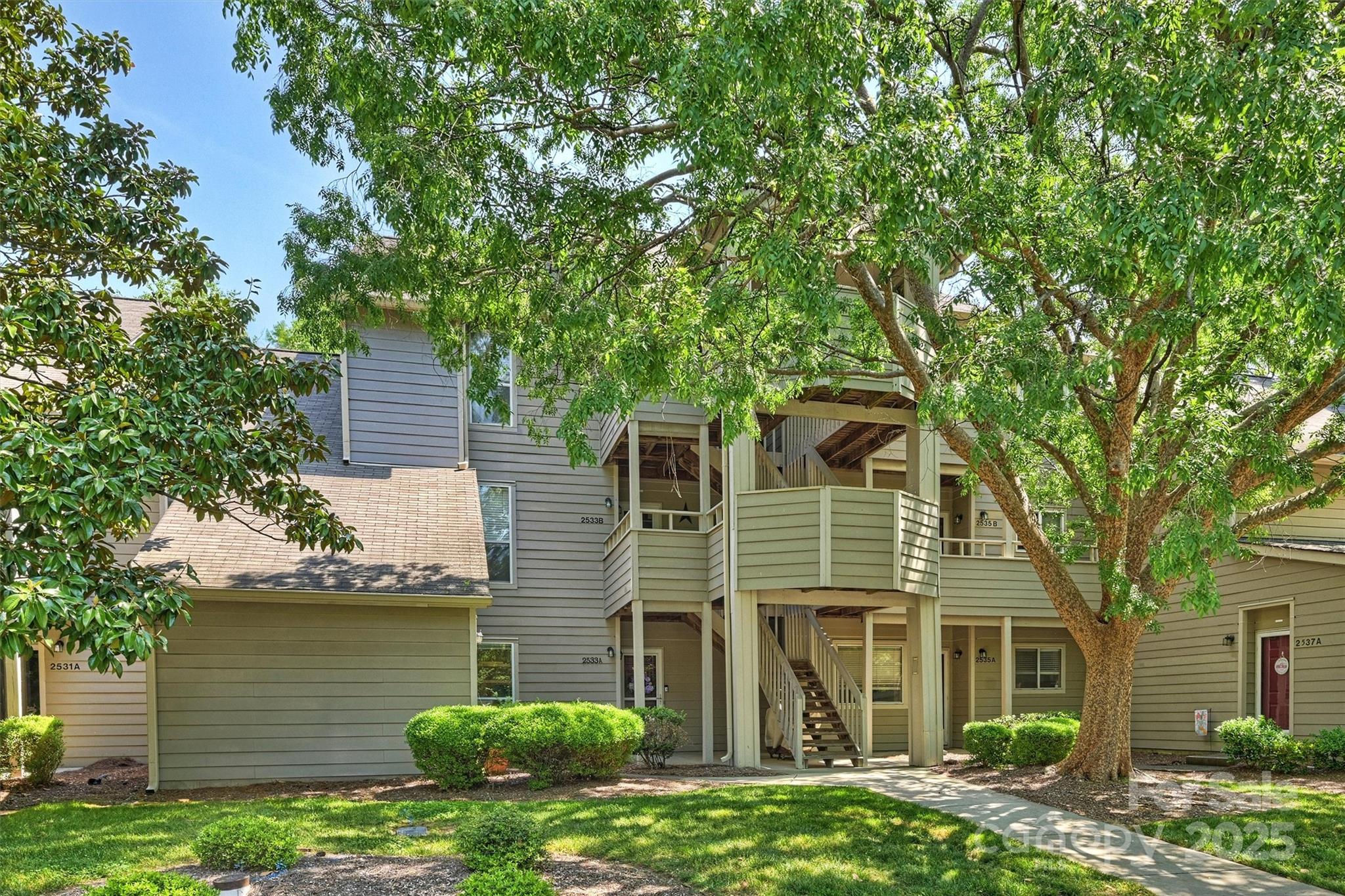 2533 Stockbridge Drive