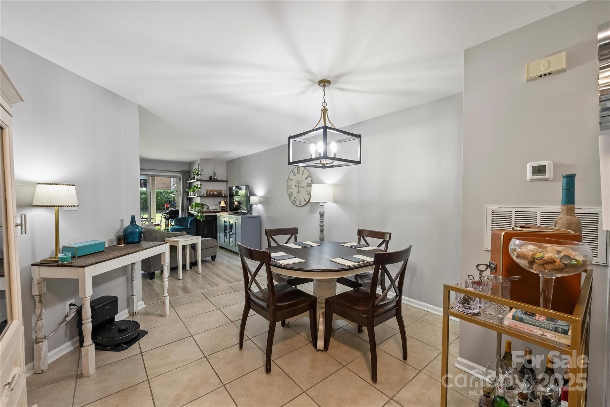 2533 Stockbridge Drive