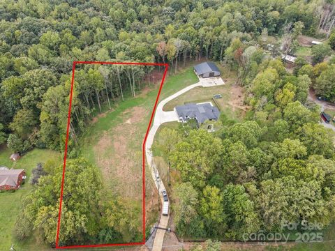 Photo of 9621 Beatties Ford Road, Huntersville, NC 28078 (MLS # 4308076) Photo of 9621 Beatties Ford Road, Huntersville, NC 28078 (MLS # 4308076)