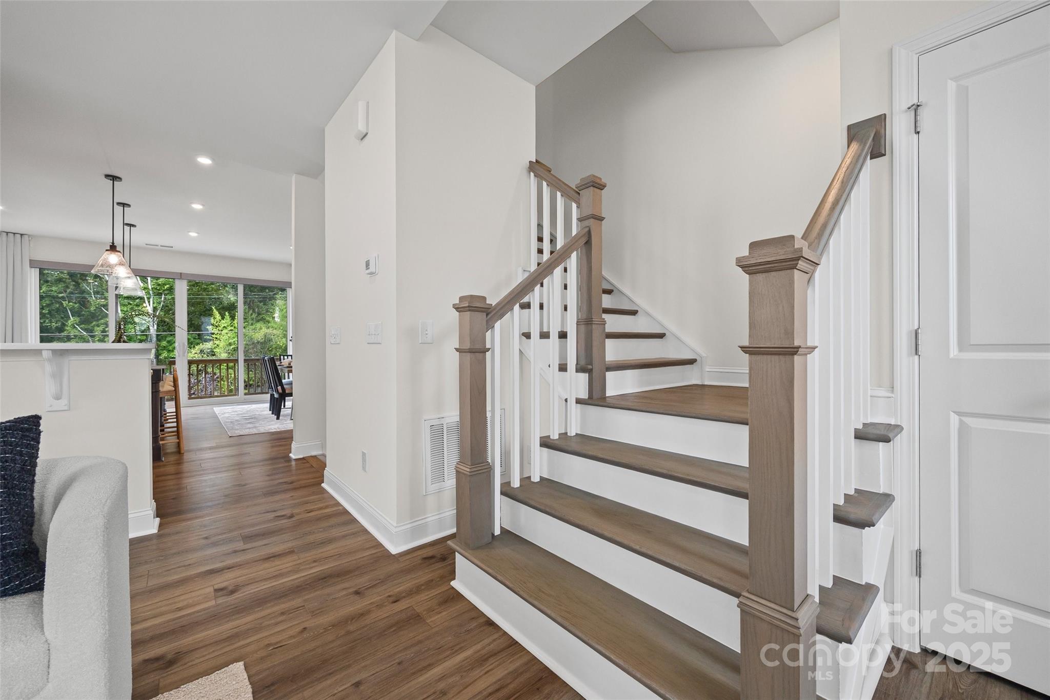 The Townes of Cotswold - Residential