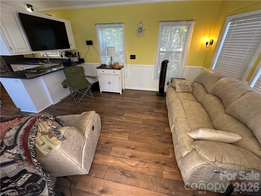 112 N Cardinal Drive