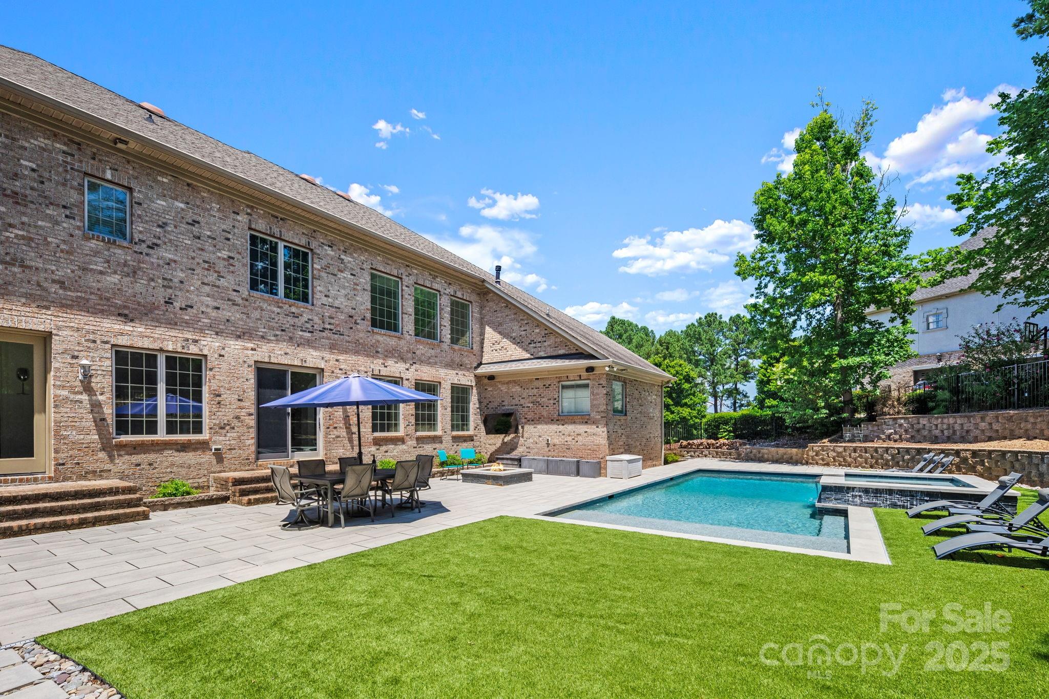 1486 Winged Foot Drive