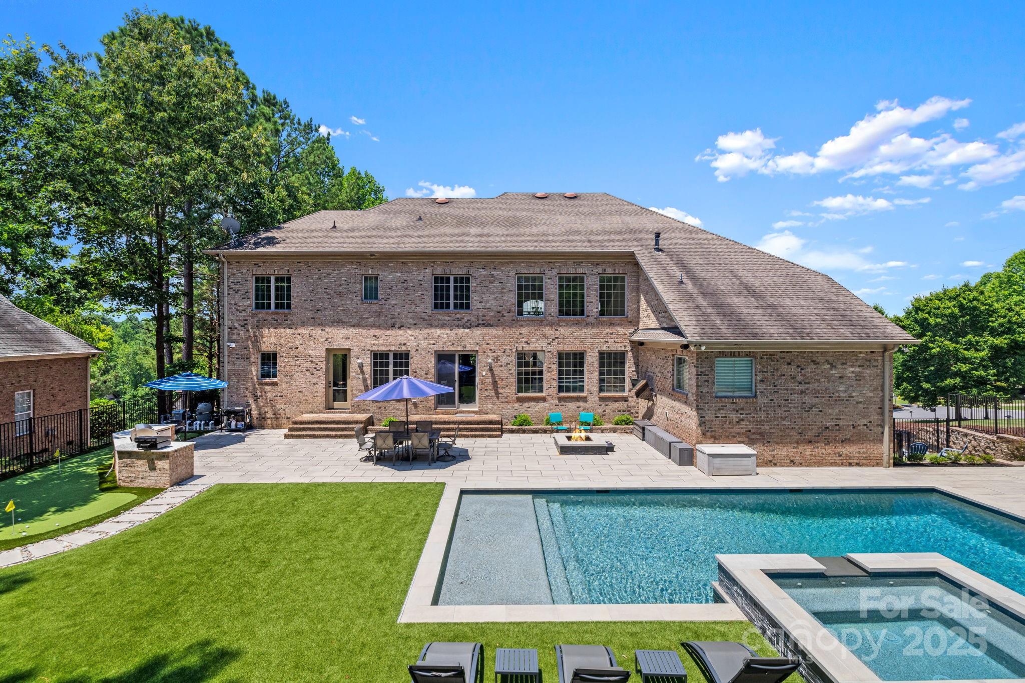 1486 Winged Foot Drive