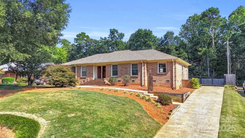 Photo of 13415 Idlefield Lane, Matthews, NC 28105 (MLS # 4304886)