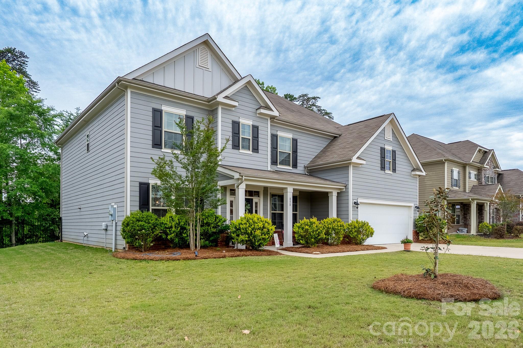 858 Double Oak Lane SE