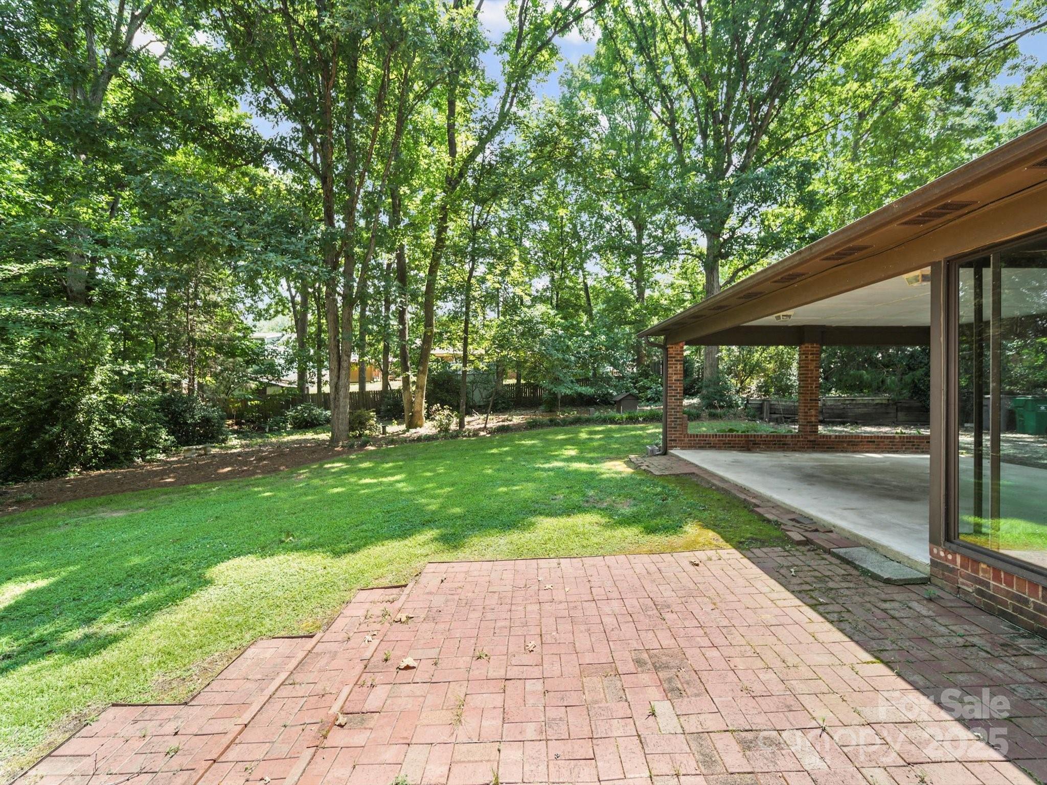 2104 Stoneyridge Drive