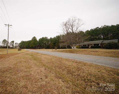 A home in Hamptonville