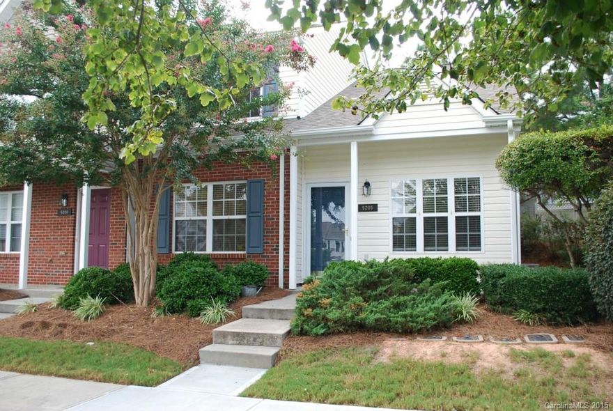 Wonderful End unit on Interior Culdesac Lane. Two Story Great Room with Gas Log Fireplace.  New Wood Laminate Flooring in Great Room, Kitchen, Breakfast and Powder. Super Kitchen w/Maple Cabinets and ample countertops. Master Bedroom on Main w/good closet space.  Master Bath w/Double Lavs and tub/shower combo. Upstairs, Loft Bedroom or Den with closet, Hall Bath w/Tub/Shower and 3rd Bedroom w/ great closet space. Convenient to South Charlotte and the Ballantyne I-485 corridor.