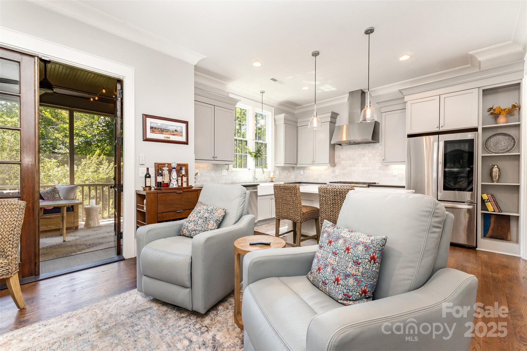 Charlotte, North Carolina 28209, United States, 3 Bedrooms Bedrooms, ,4 BathroomsBathrooms,Residential,Active,198555