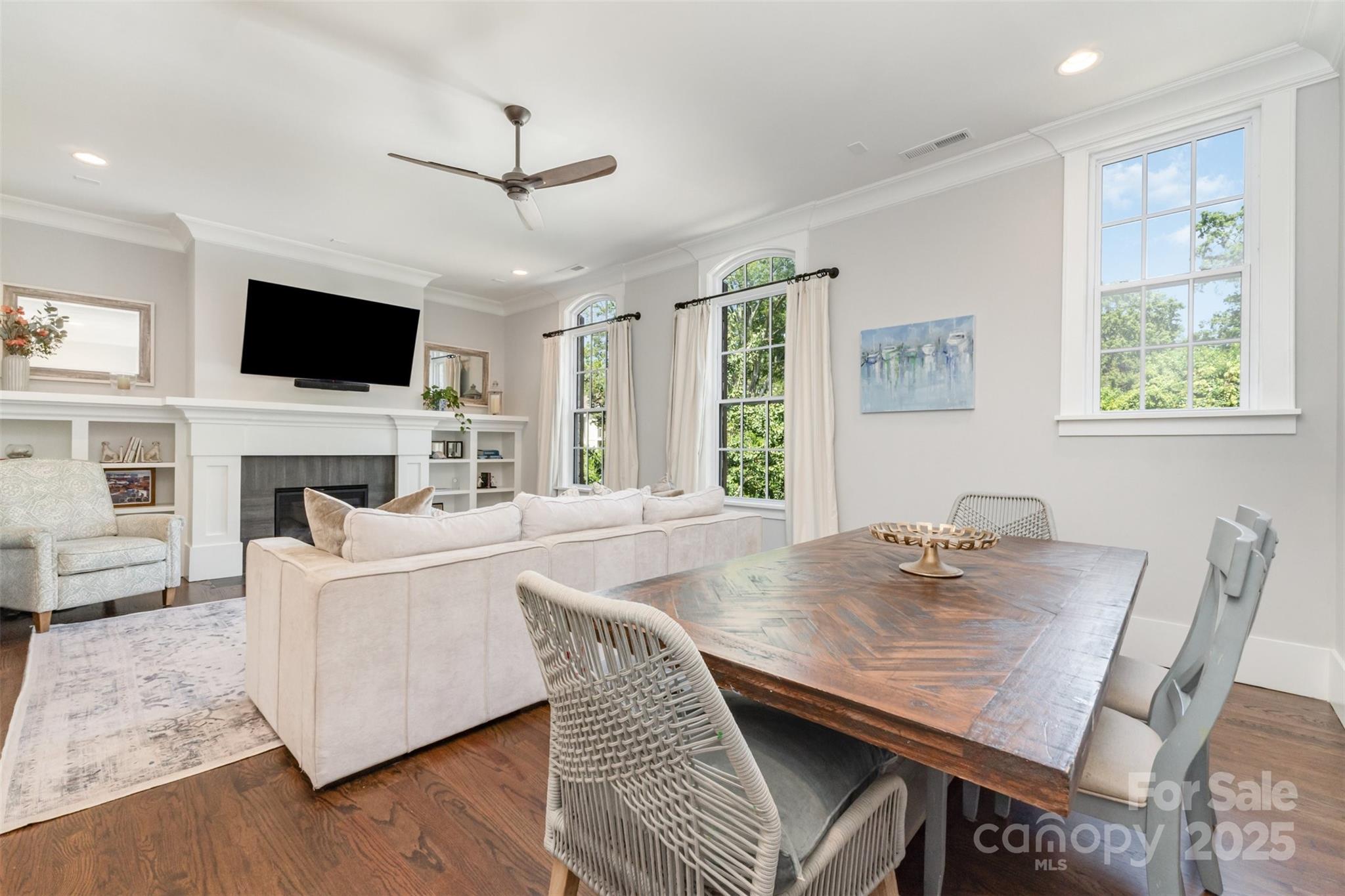 Charlotte, North Carolina 28209, United States, 3 Bedrooms Bedrooms, ,4 BathroomsBathrooms,Residential,Active,198555