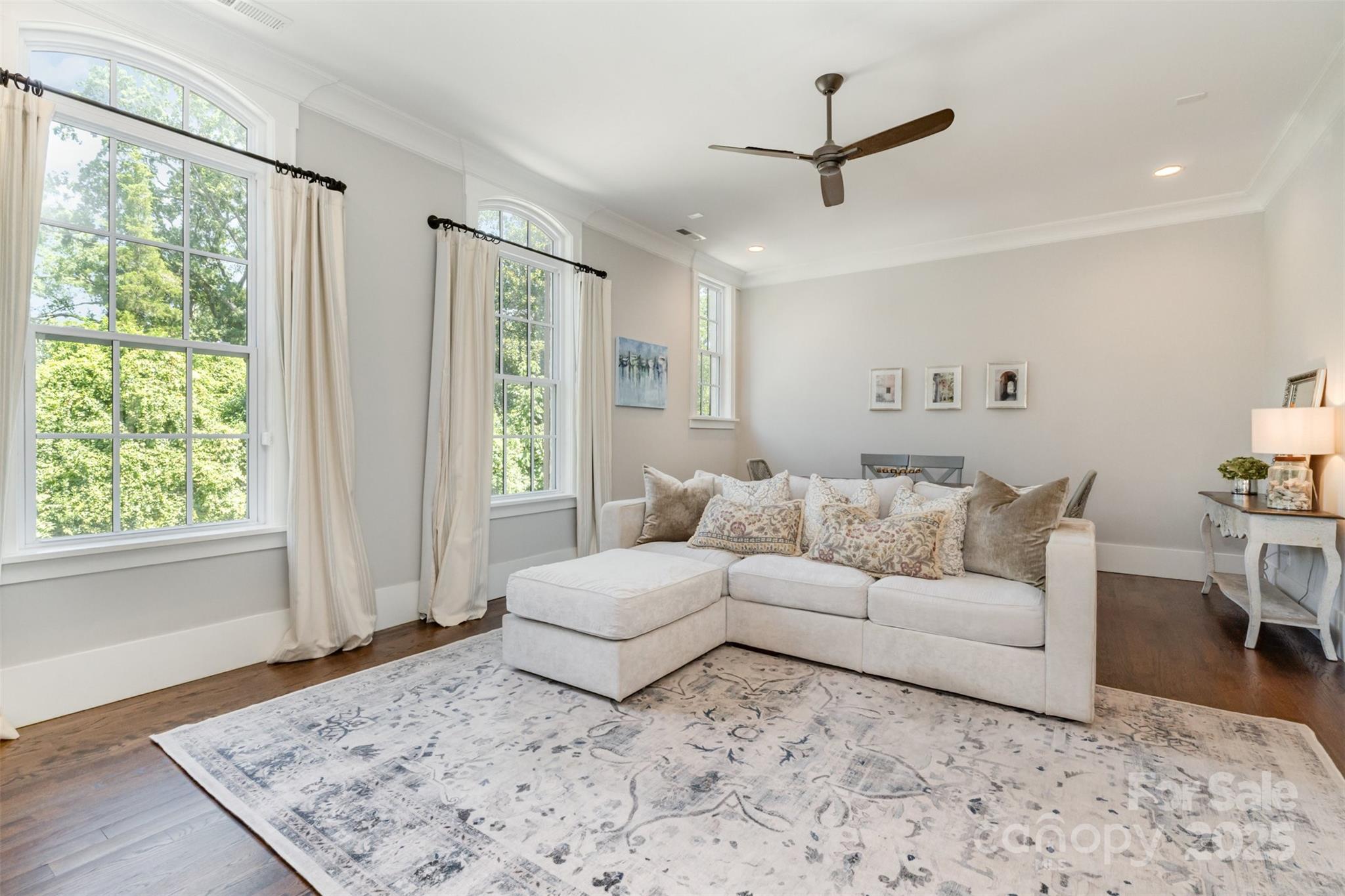 Charlotte, North Carolina 28209, United States, 3 Bedrooms Bedrooms, ,4 BathroomsBathrooms,Residential,Active,198555