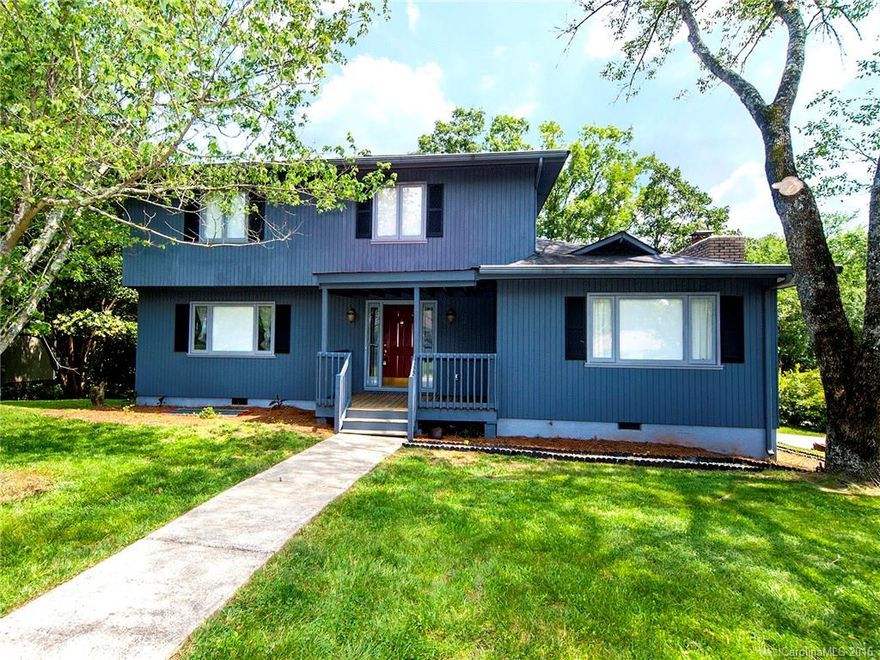 Spacious Tega Cay home.  Close proximity to Glennon Center, Windjammer beach, Runde Park! Located on corner lot and cul de sac.  All bedrooms up, den downstairs could be used as 5th bedroom.  Please verify schools and enrollment eligibility.