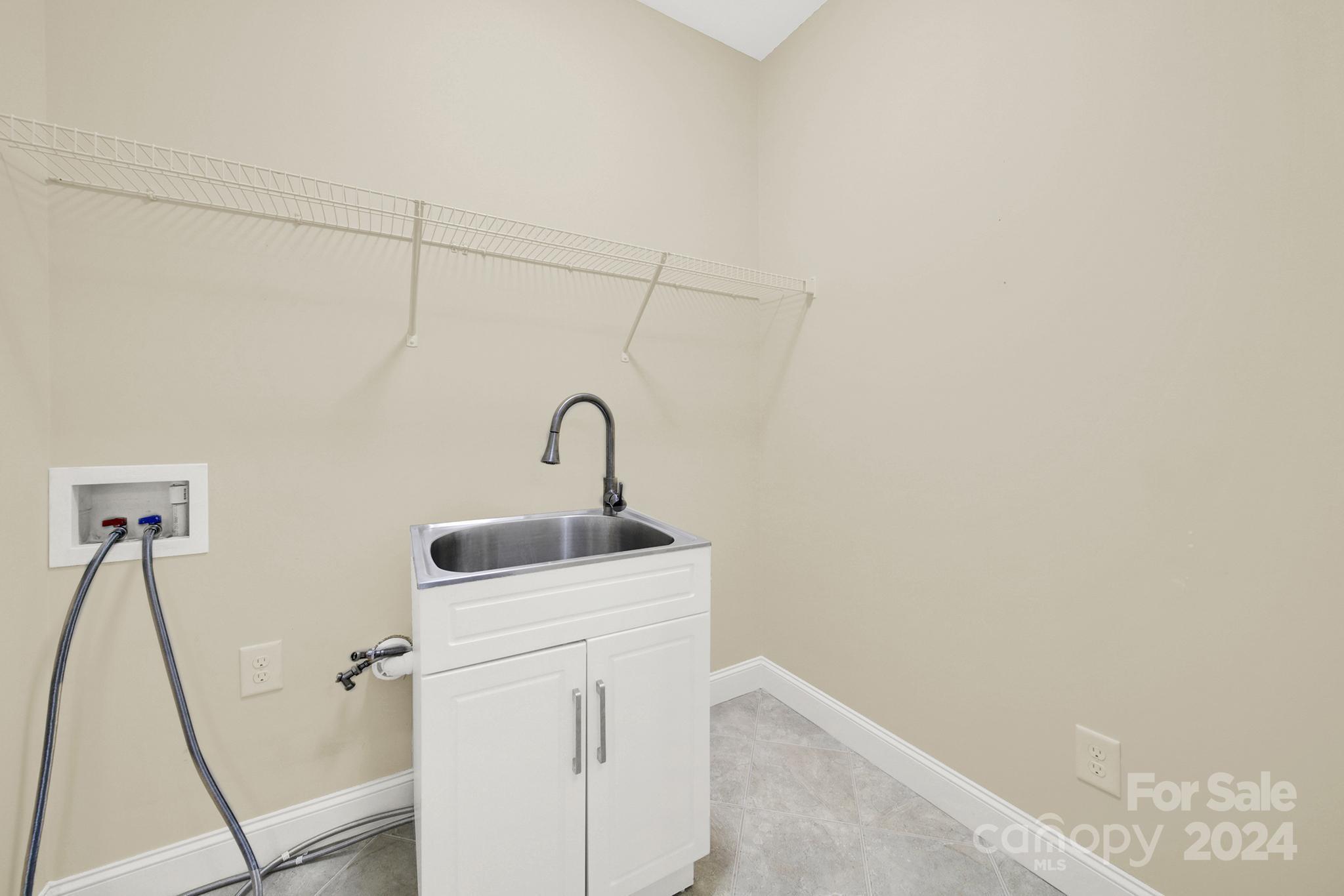 3 Cherry Way - Residential