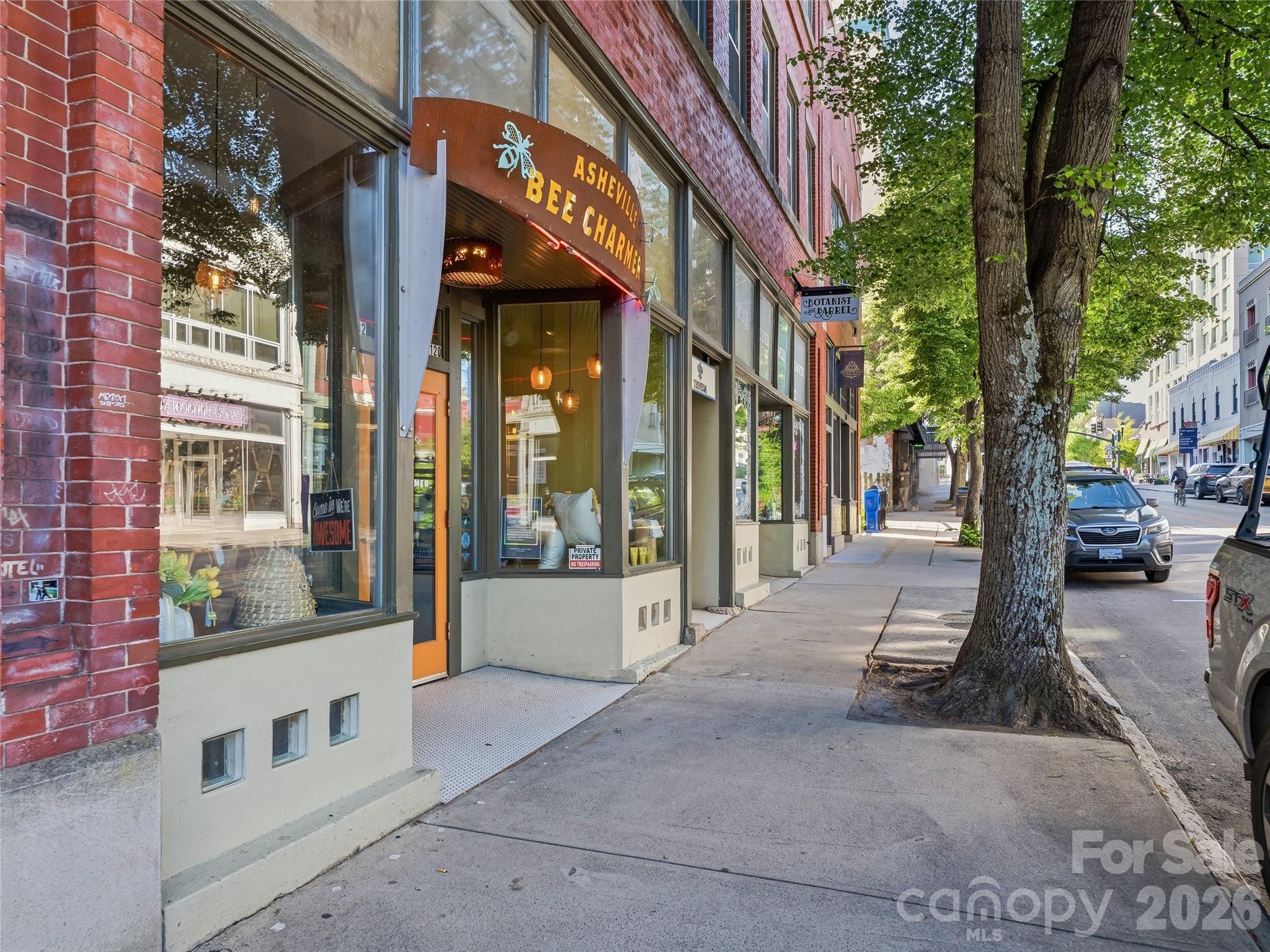 32 Broadway Street 120