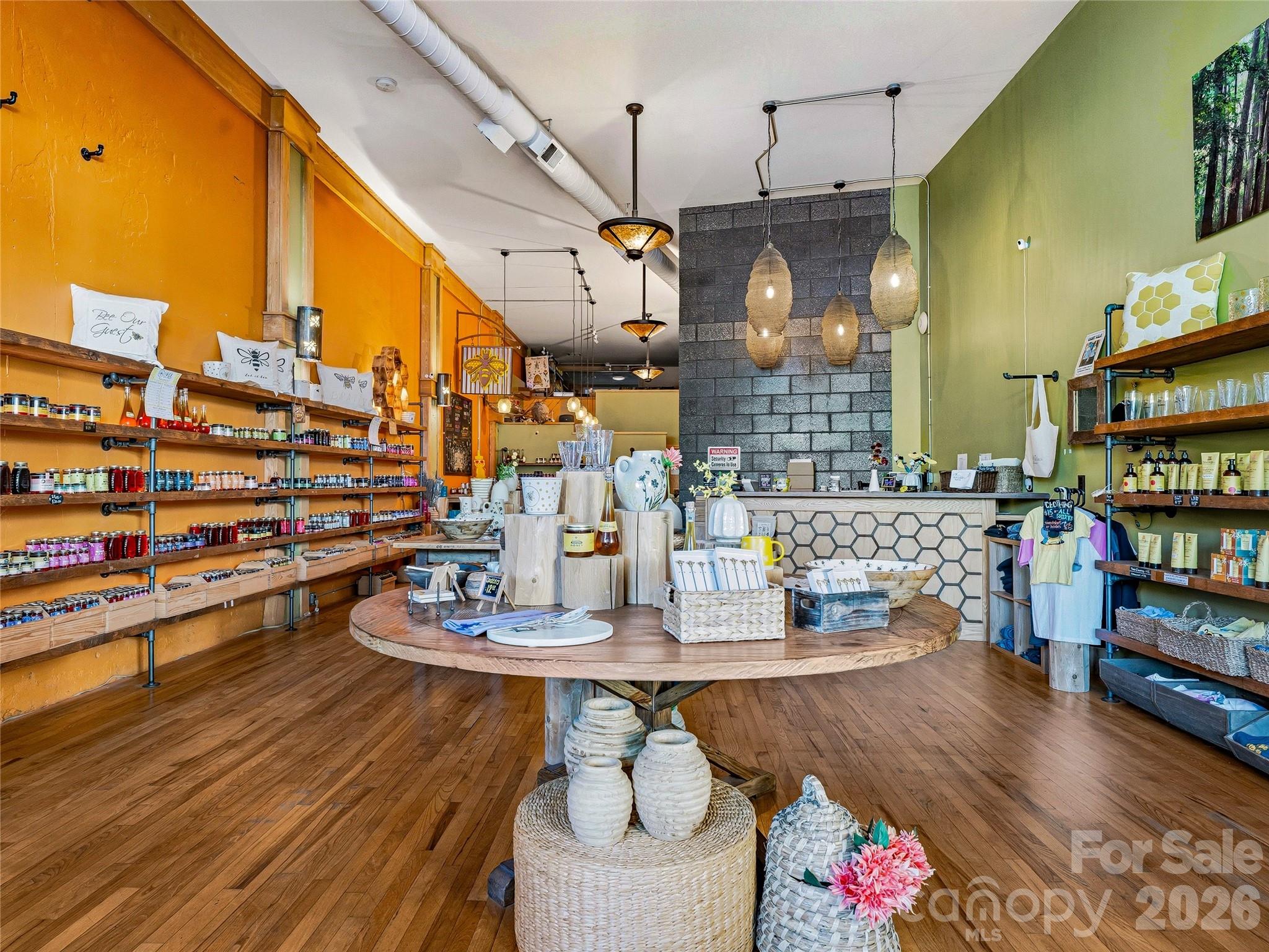 32 Broadway Street 120