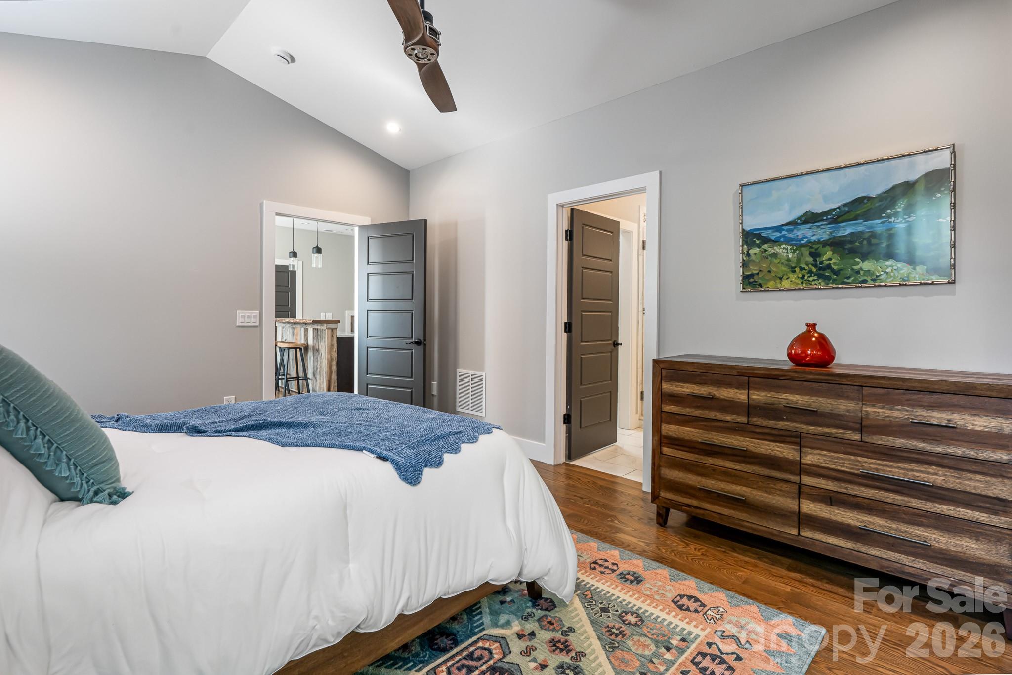 Royal Pines - Residential