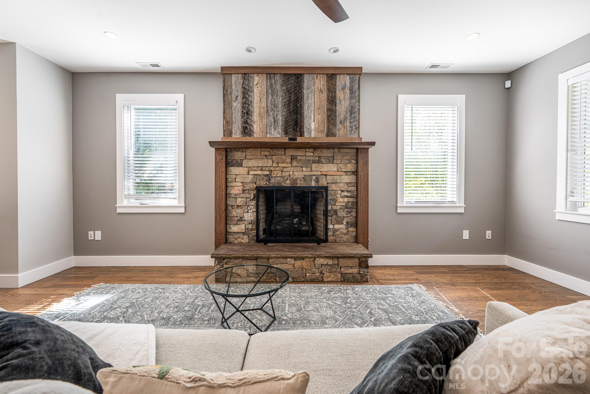 Royal Pines - Residential