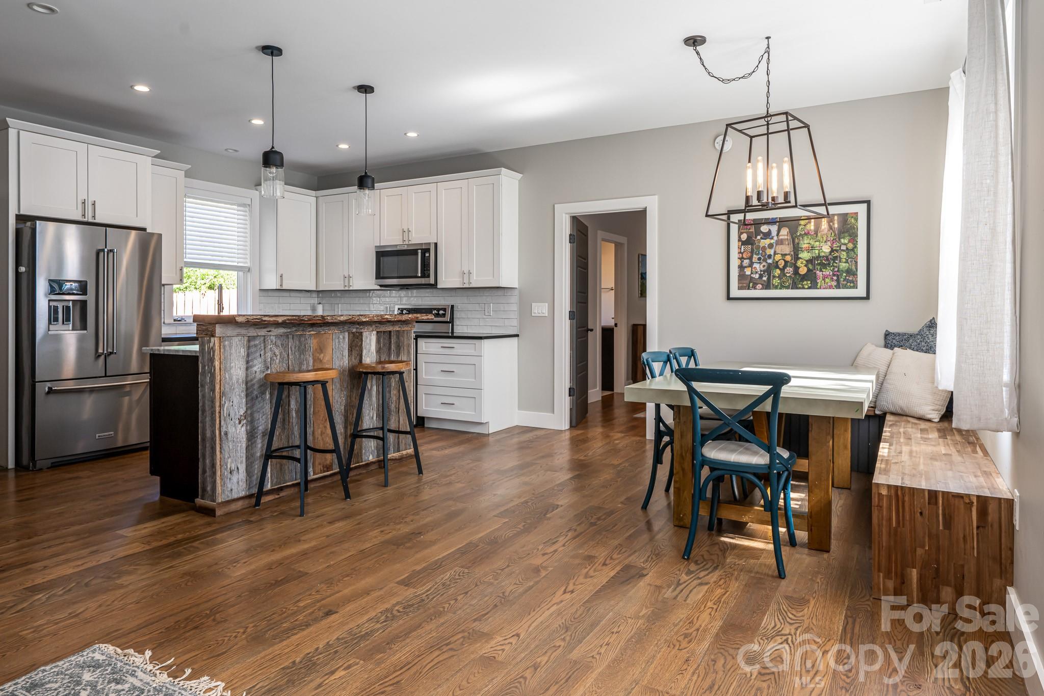 Royal Pines - Residential