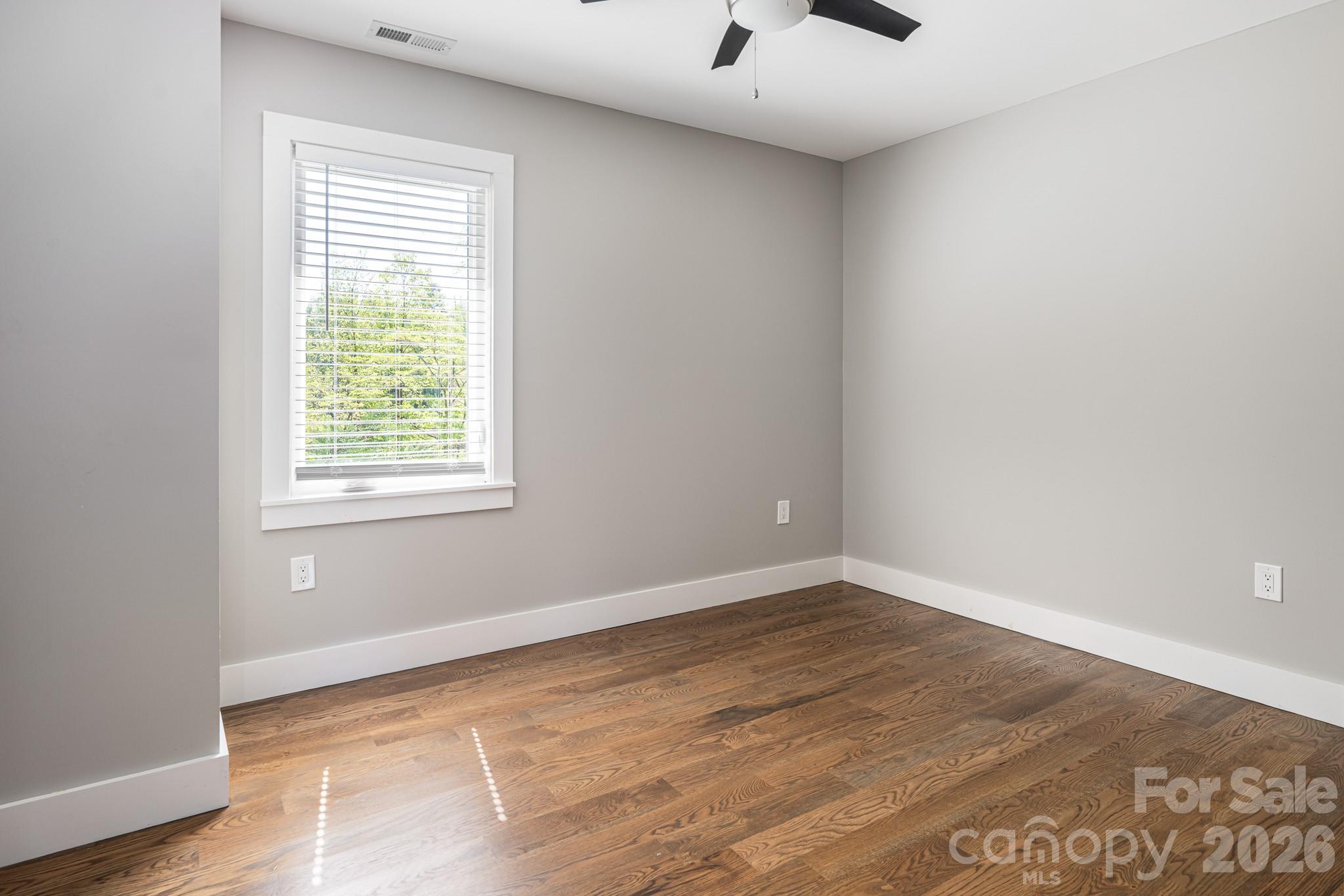 Royal Pines - Residential